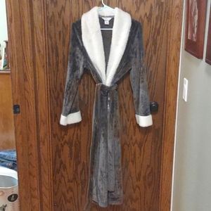 Liz Claiborne Women's Long Sleeve Long Length Plush Robe